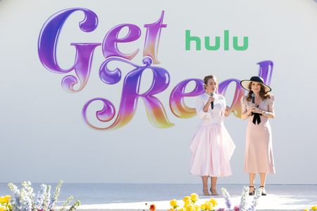 AMANDA HIRSCH, LISA VANDERPUMP